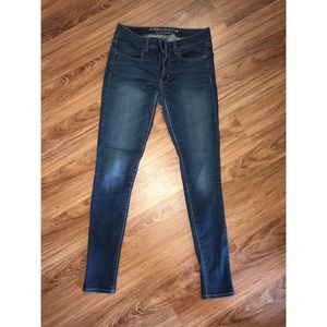 American Eagle Medium Waisted Jeans